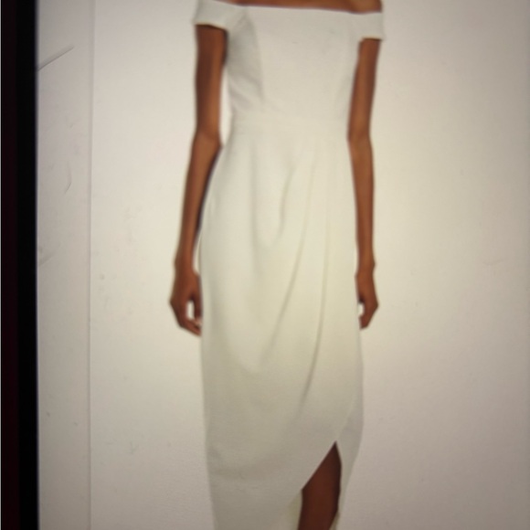 Xscape Dresses & Skirts - 💜❤️NWOT Emerald GreenXscape Off Shoulder Formal Tulip Dress